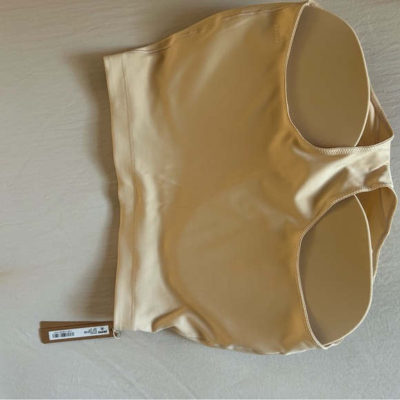 Skims BUTT Enhancing padded brief - Picture 5 of 6